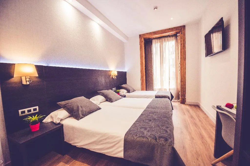 TRIPLE STANDARD Room, Marlasca, Madrid
