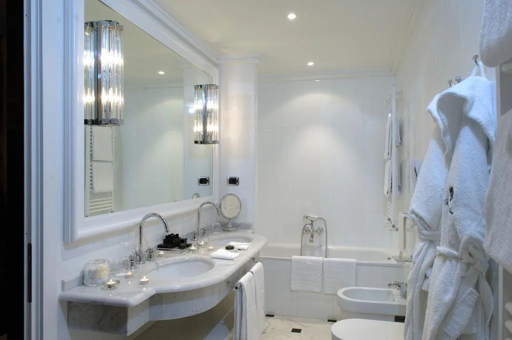 Double or Twin DELUXE Room, Baglioni Hotel Regina, Rome