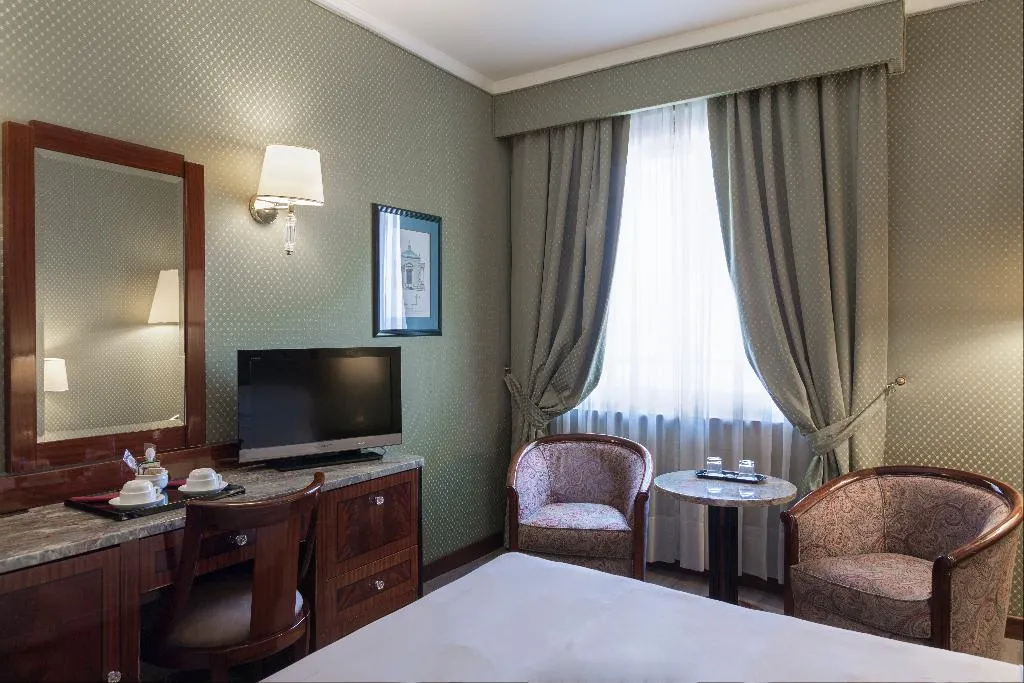 DOUBLE DELUXE Room, Doria Grand Hotel, Milan