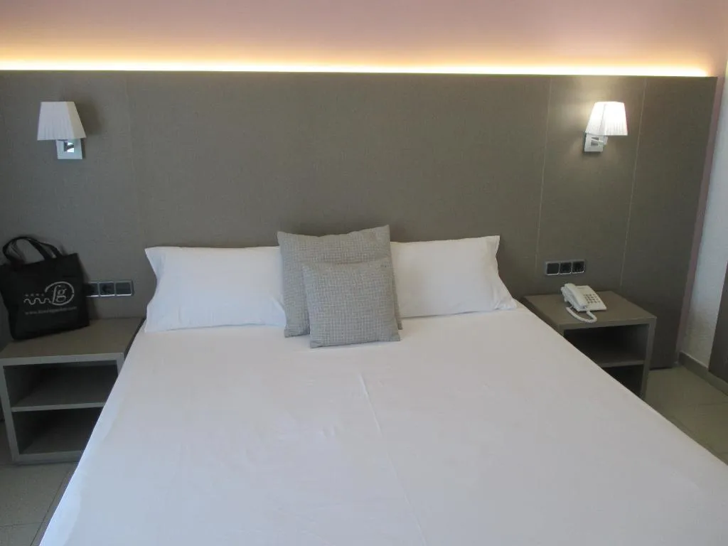 SINGLE SUPERIOR Room, Fenals Garden, Costa Brava