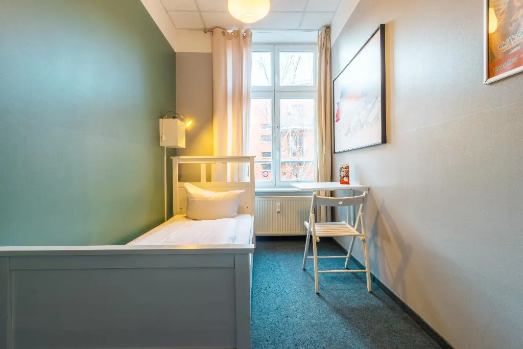 TWIN STANDARD Room, St Christopher's Inn Berlin Alexanderplatz, Berlin