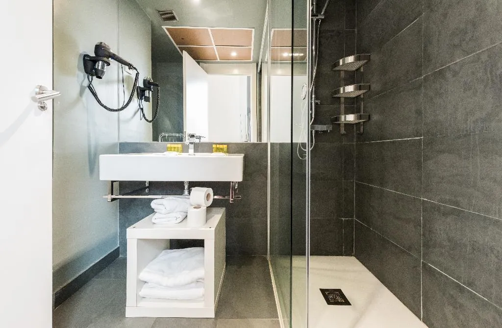 APARTMENT CAPACITY 4 ONE BEDROOM Room, Apartamentos Madrid Puerta del Sol, Madrid