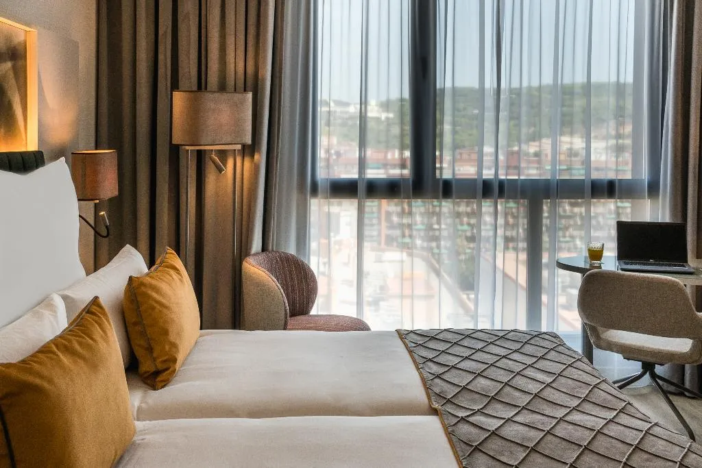 Double or Twin COMFORT Room, Leonardo Royal Hotel Barcelona Fira, Barcelona