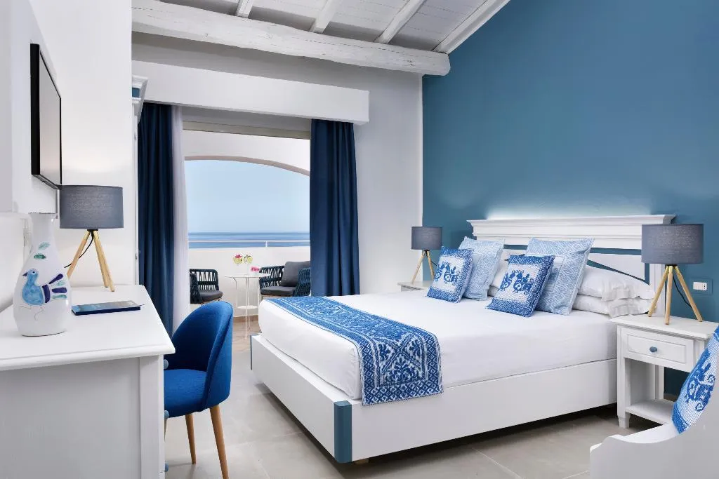 DOUBLE DELUXE SEA VIEW Room, VOI Colonna Village, Olbia