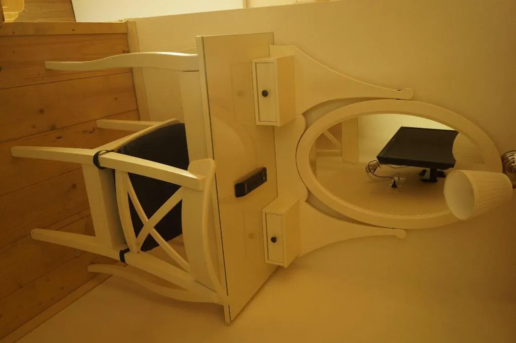 Room, Khalisah, Palermo