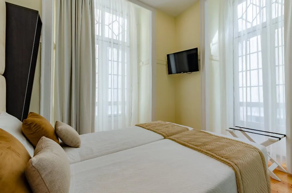 DOUBLE SUPERIOR Room, Hotel Duas Nacoes, Lisbon