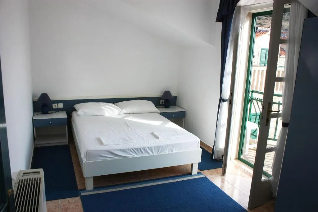 Room, Ivan, Split