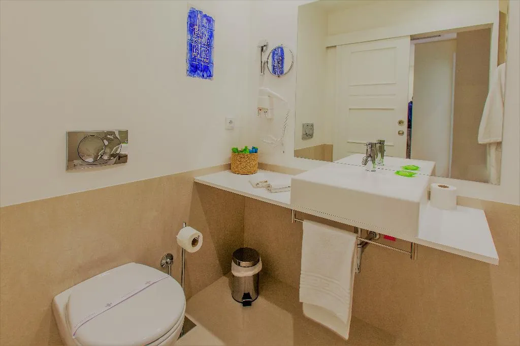APARTMENT TWO BEDROOMS Room, Casas do Porto - Ribeira Apartments, Porto
