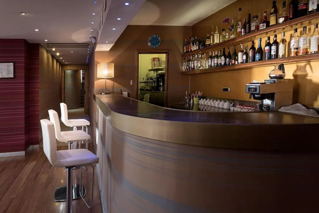 Bar, Palazzo Ferraioli, Naples