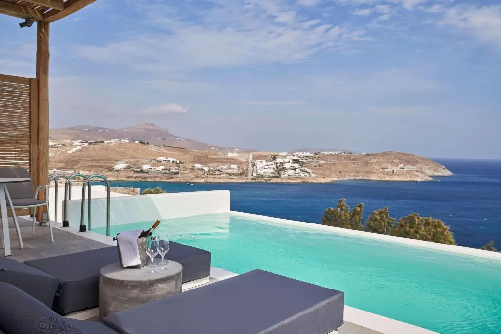 SUITE SEA VIEW WITH PRIVATE POOL Room, Radisson Blu Euphoria Resort, Mykonos