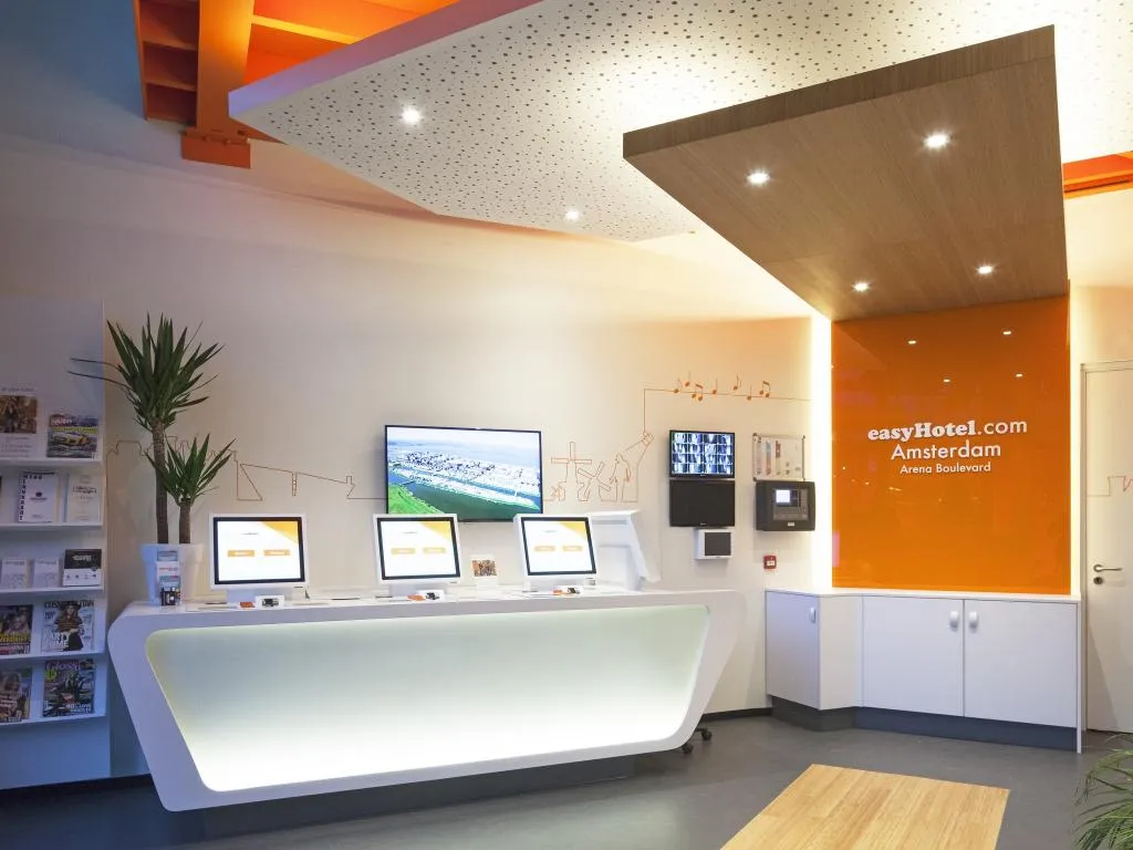 Lobby, easyHotel Amsterdam Arena Boulevard, Amsterdam