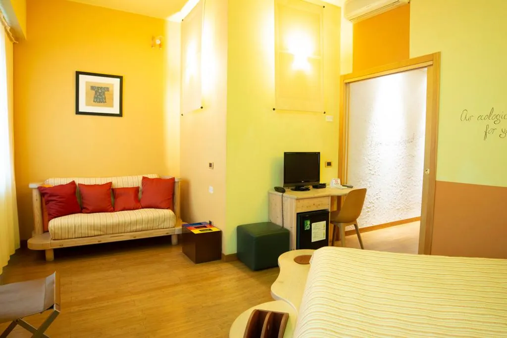 JUNIOR SUITE STANDARD Room, Eco Hotel Milano & Bioriso Restaurant, Milan