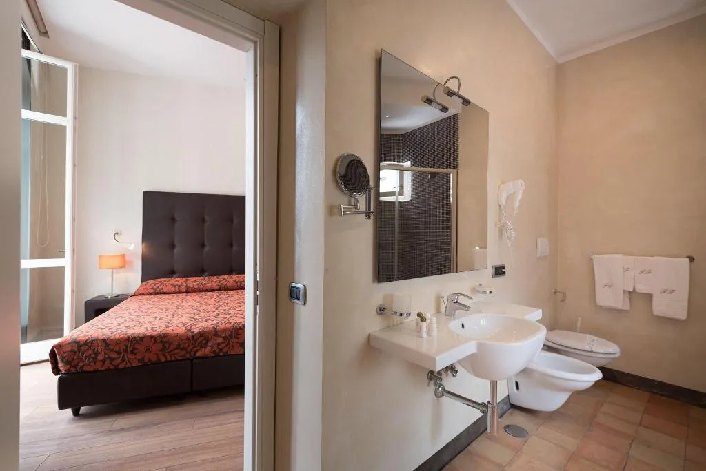 DOUBLE CLASSIC Room, Palazzo Ferraioli, Naples