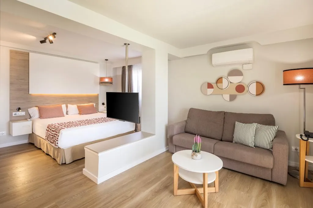 JUNIOR SUITE CAPACITY 3 Room, Hotel LIVVO Anamar Suites, Gran Canaria