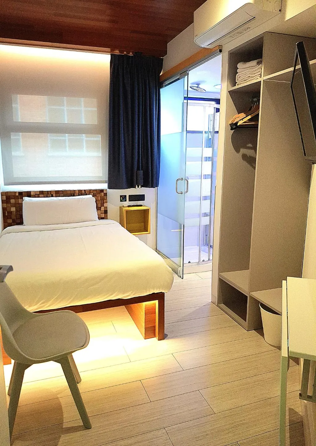 SINGLE STANDARD Room, Far Home Bernabeu, Madrid