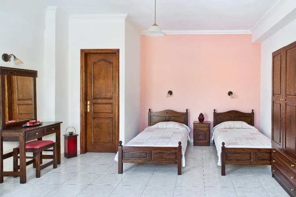 TRIPLE STANDARD Room, Villa Anemoni, Santorini