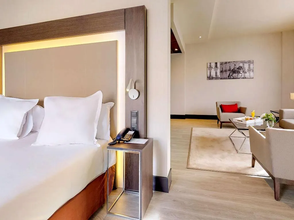 SUITE SUPERIOR KING BED Room, Novotel Madrid Center, Madrid