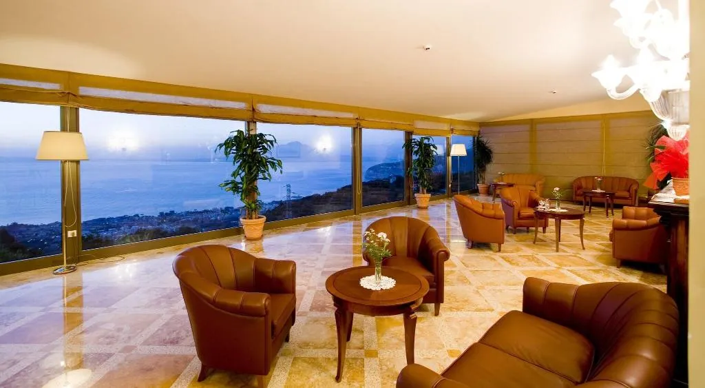 Bar, Grand Hotel Due Golfi, Naples