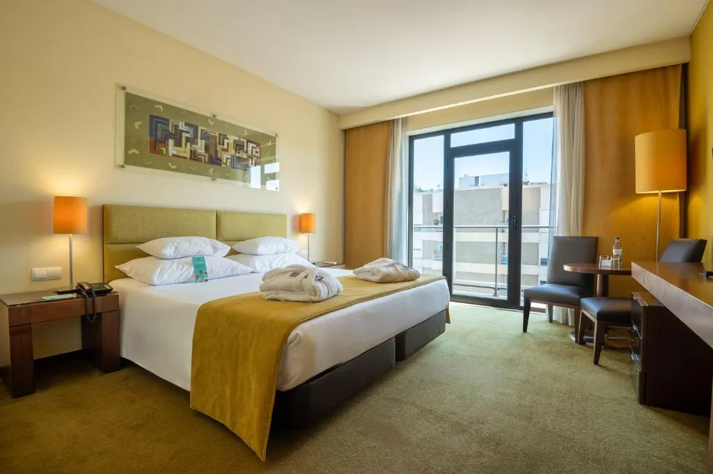 TWIN SUPERIOR Room, Vila Gale Coimbra, Madeira