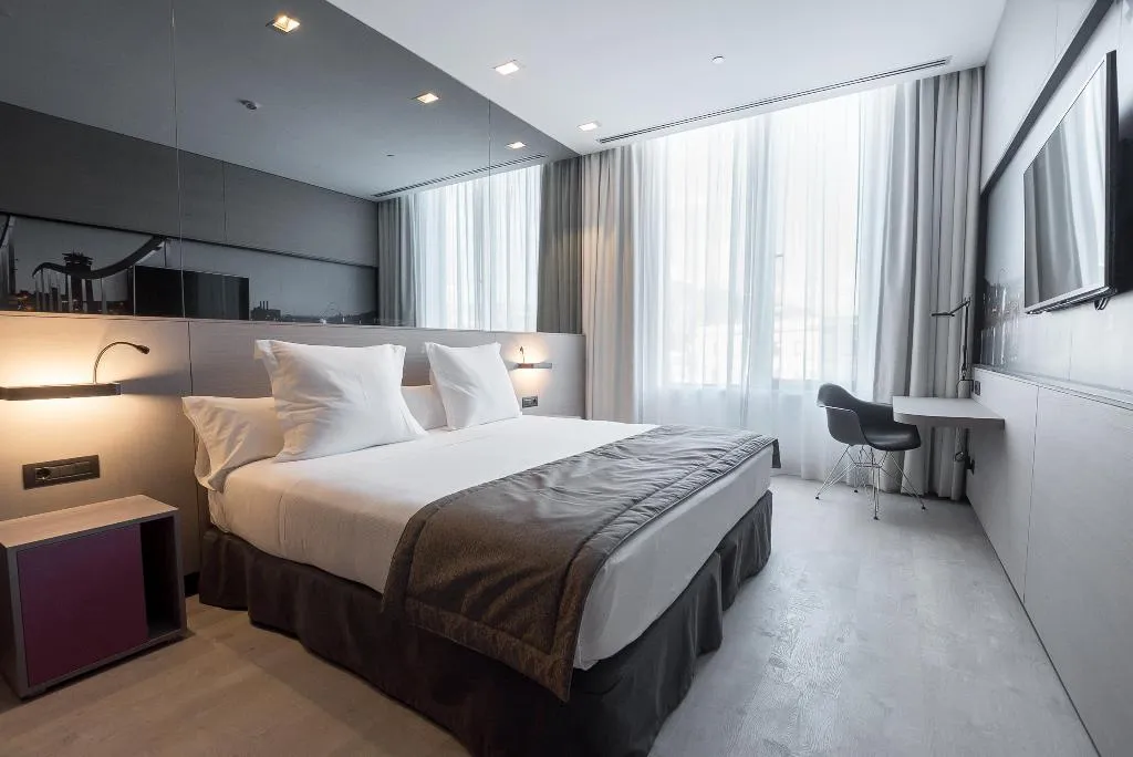 DOUBLE SUPERIOR Room, Negresco Princess, Barcelona