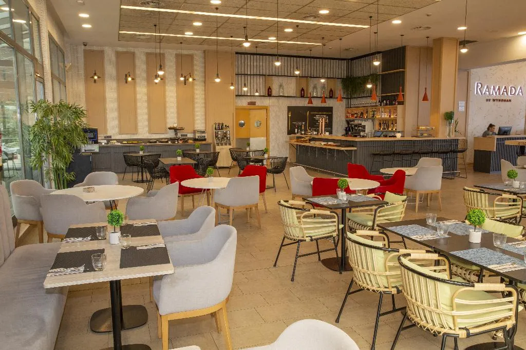 Restaurant, Ramada by Wyndham Madrid Getafe, Madrid