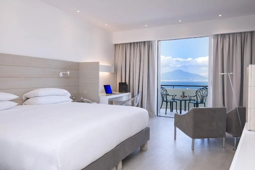 DOUBLE SINGLE USE DELUXE Room, Hilton Sorrento Palace, Naples