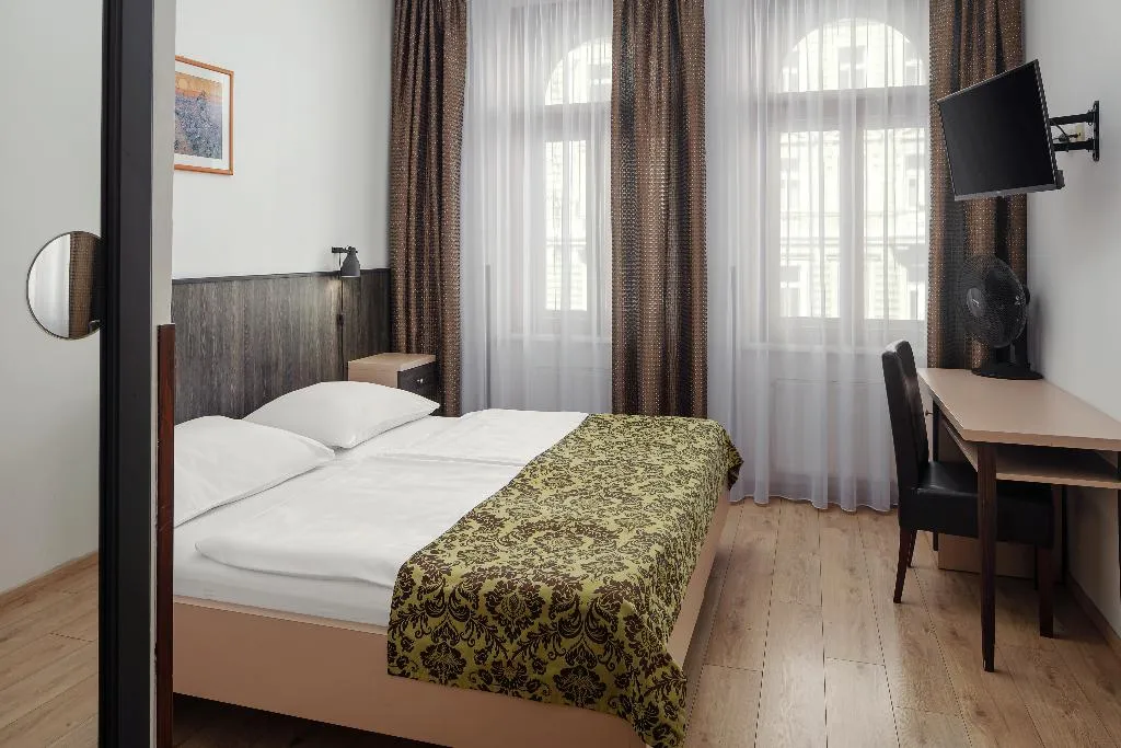 Double or Twin STANDARD Room, Superior Hotel, Prague