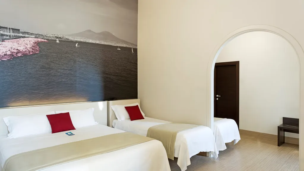 TRIPLE STANDARD Room, B&b Hotel Napoli, Naples