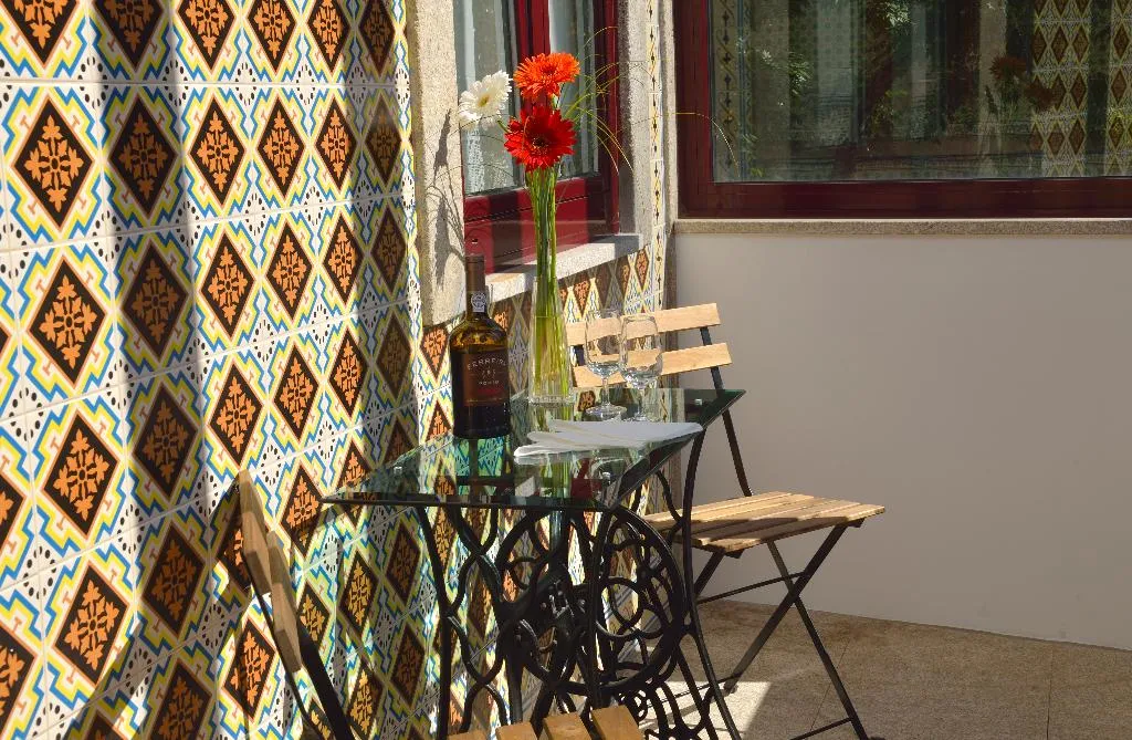 Double or Twin GARDEN VIEW WITH BALCONY Room, Dukes Corner Guest House, Porto