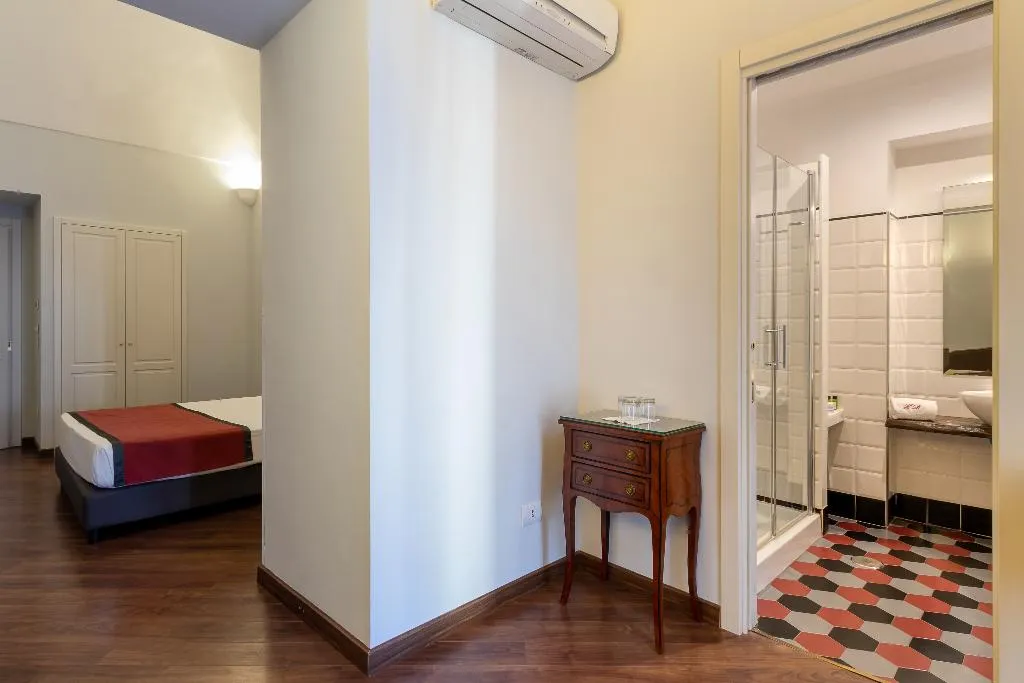 TRIPLE SUPERIOR Room, Decumani Hotel de Charme, Naples