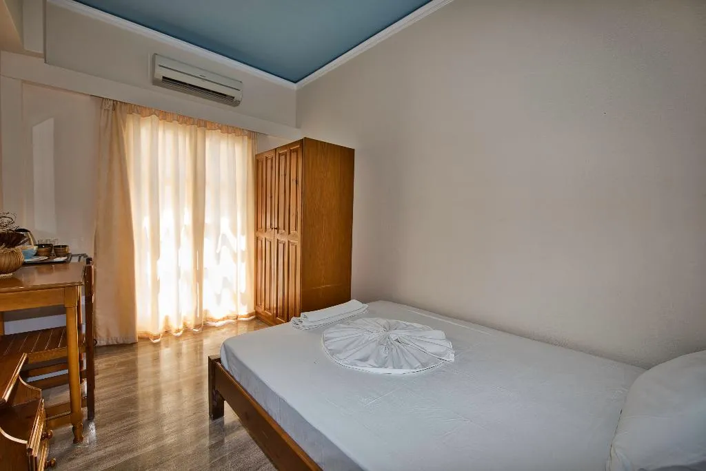 SINGLE STANDARD Room, Villa Nikos Karamolegos, Santorini