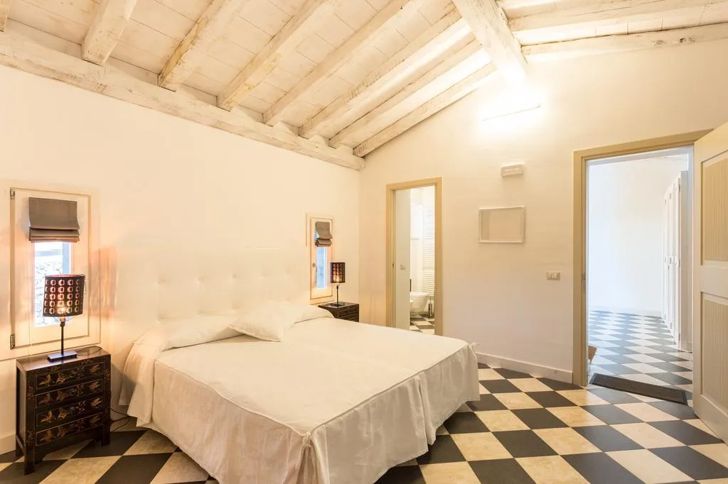 Room, La Petite Maison, Alghero