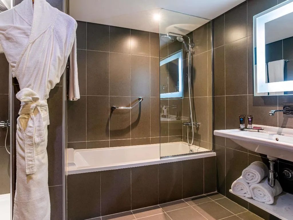 SUITE SUPERIOR KING BED Room, Novotel Cairo Airport, Cairo