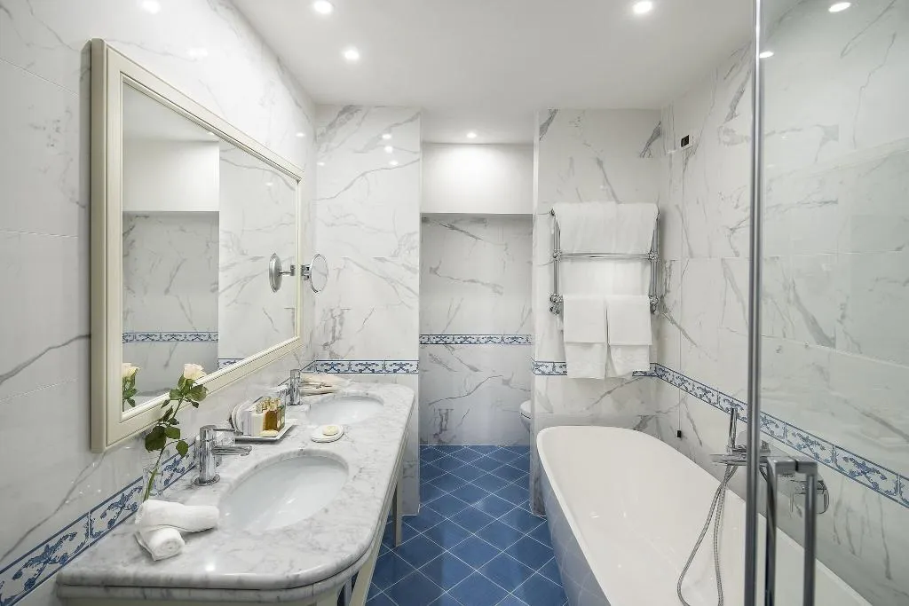Room, Excelsior Belvedere Hotel & Spa, Naples