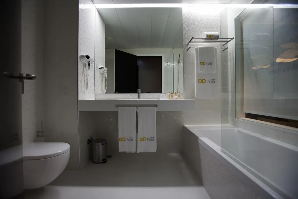 Double or Twin STANDARD Room, Delfim Douro Hotel, Porto