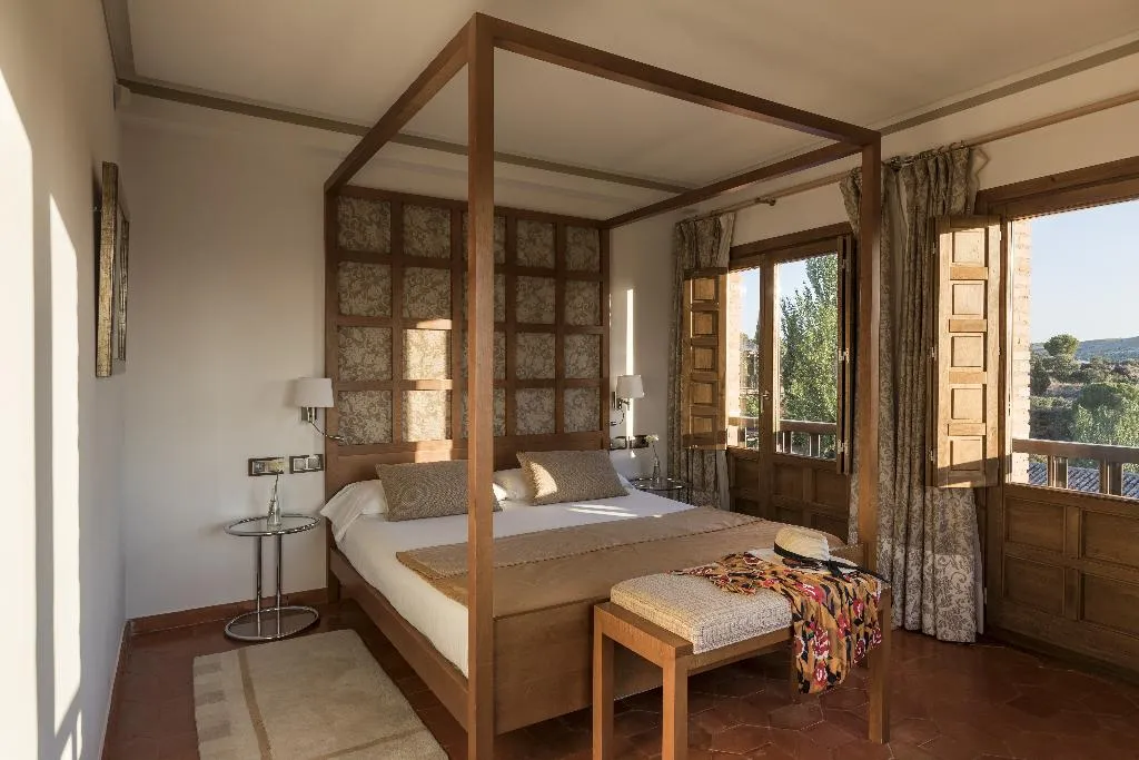 JUNIOR SUITE STANDARD Room, Parador de Toledo, Madrid