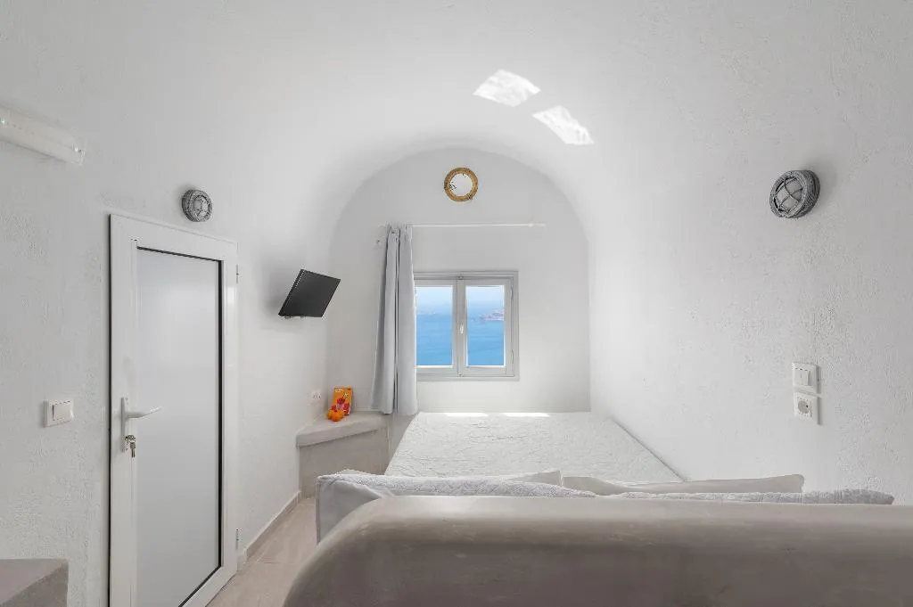 SUITE SUPERIOR SEA VIEW Room, Gizis Cliffside Suites, Santorini