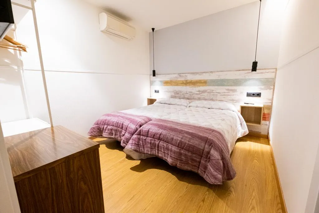 STUDIO ECONOMY Room, Far Home Bernabeu, Madrid