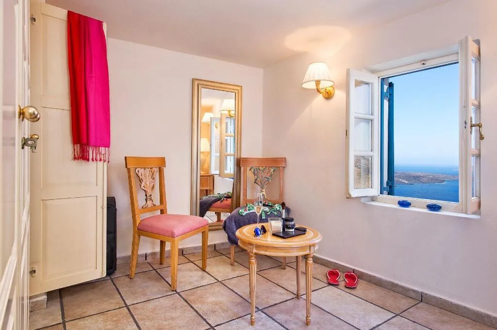 Room, Golden Grey Goose, Santorini