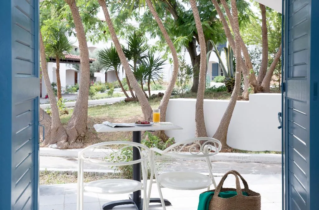 BUNGALOW GARDEN VIEW Room, Zeus Eretria Resort, Athens