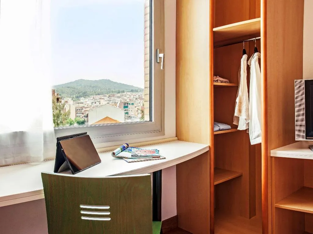 DOUBLE STANDARD Room, Ibis Barcelona Molins De Rei, Barcelona