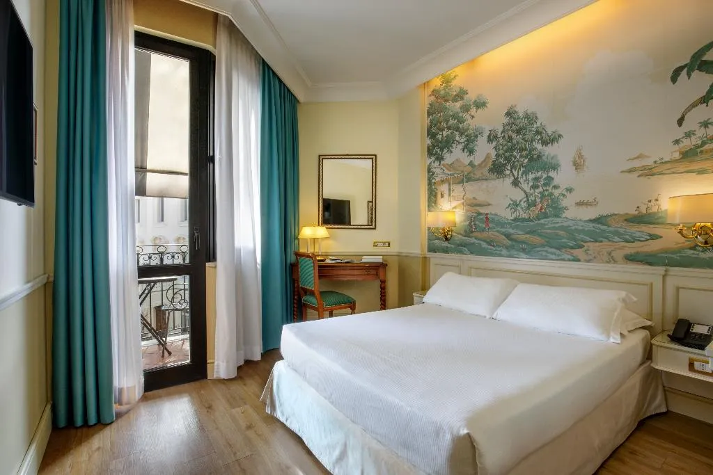 DOUBLE CLASSIC Room, Donna Laura Palace, Rome