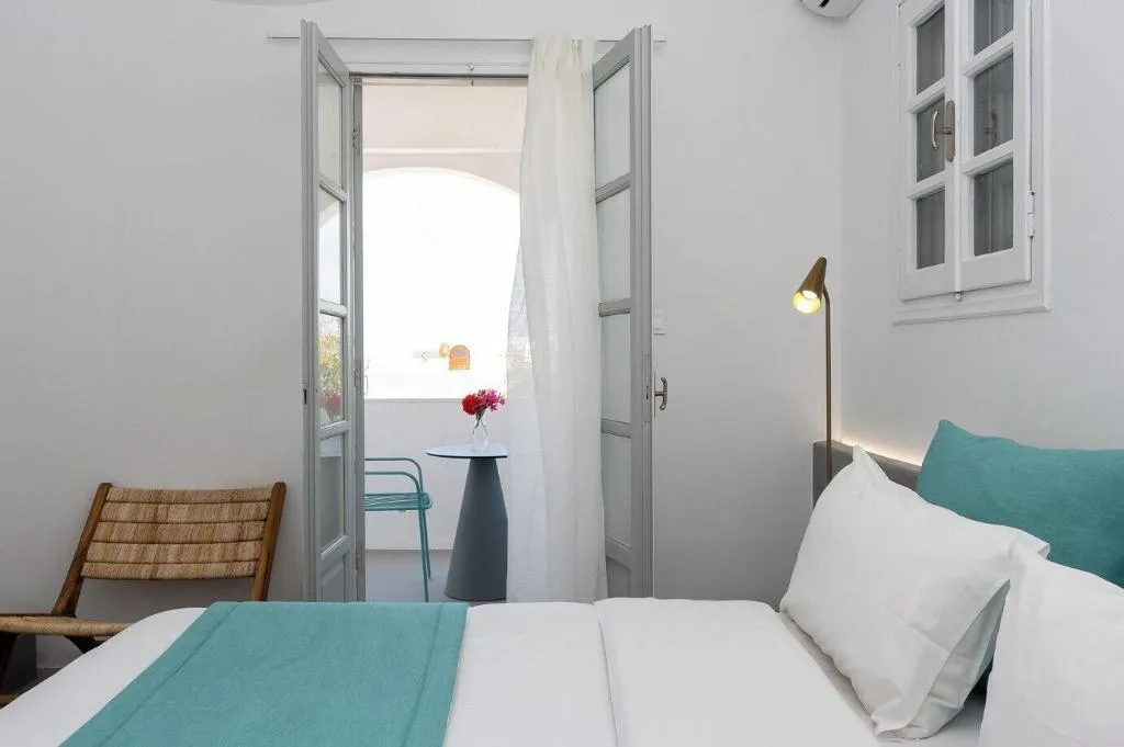 Room, Symmetry Suites, Santorini