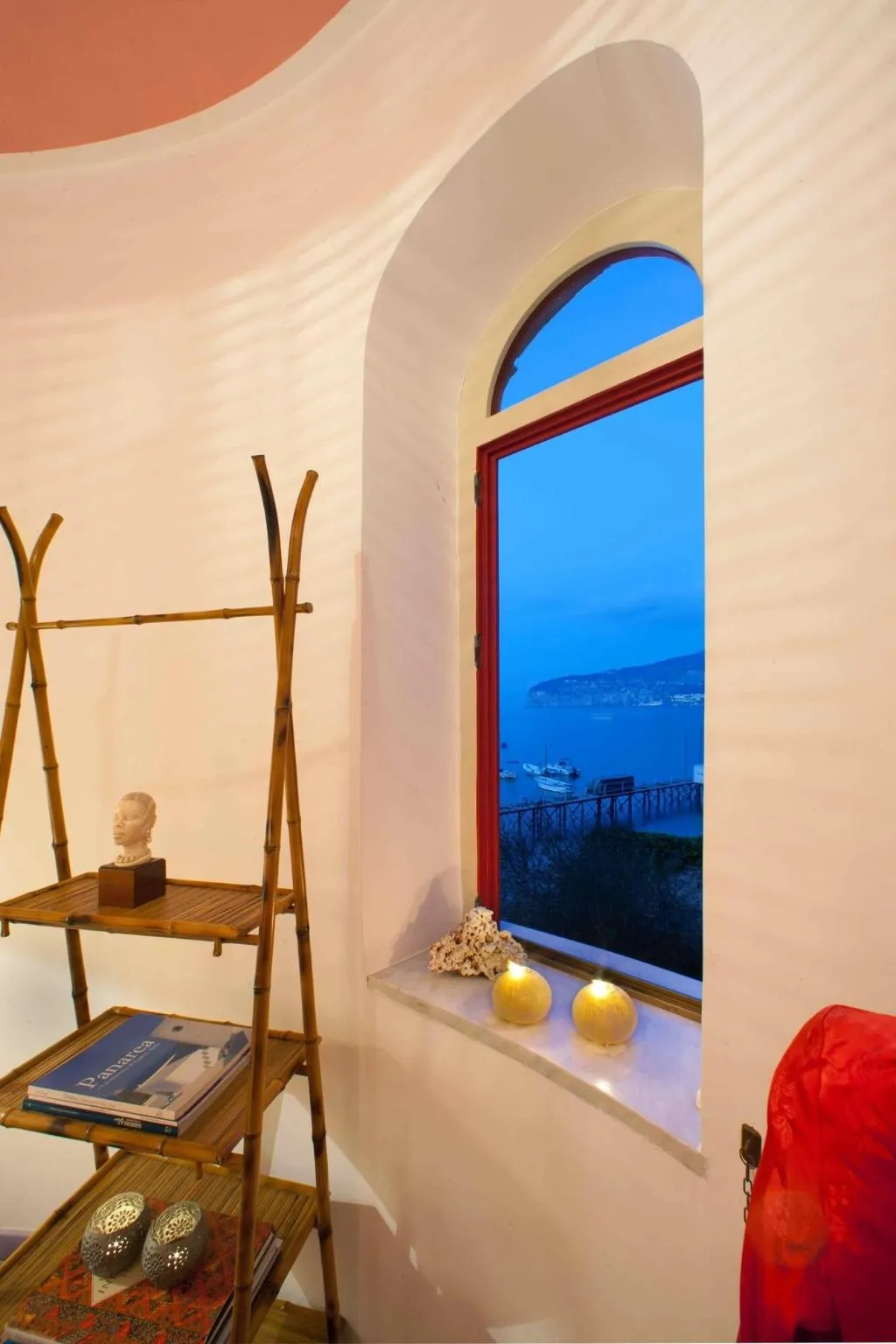 Room, Marina Piccola 73, Naples