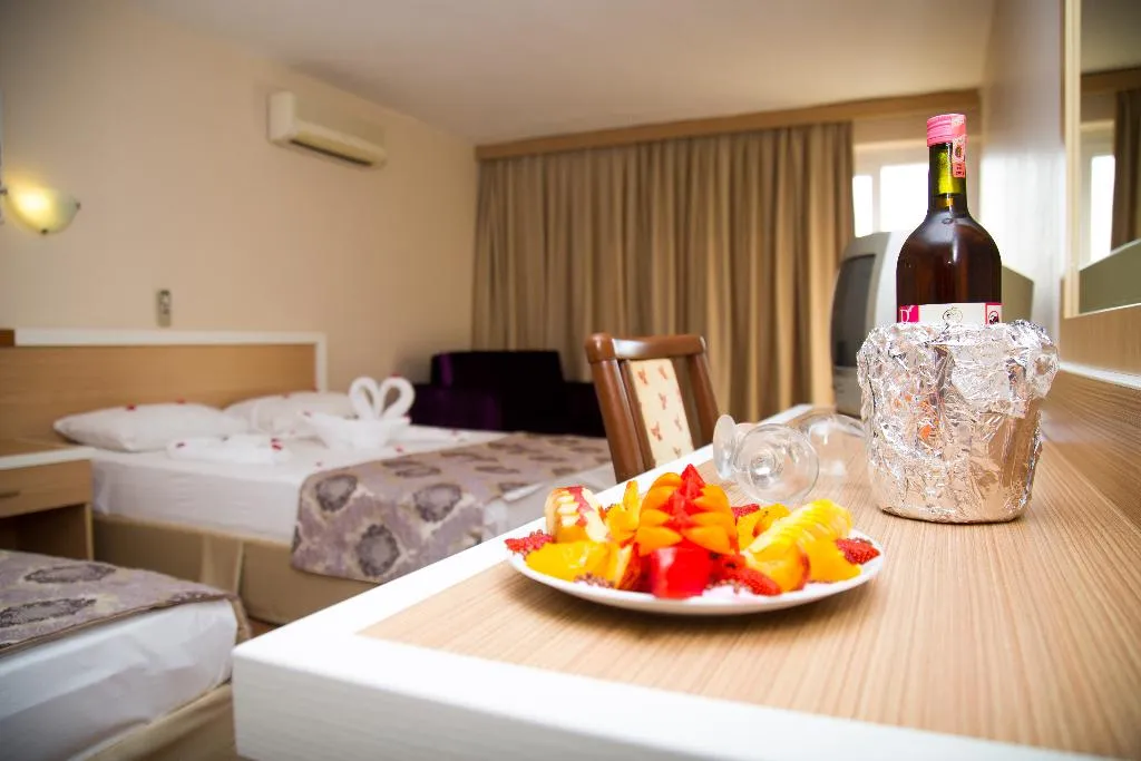 QUADRUPLE SEA VIEW Room, Tuntas Beach Hotel Altinkum, Bodrum