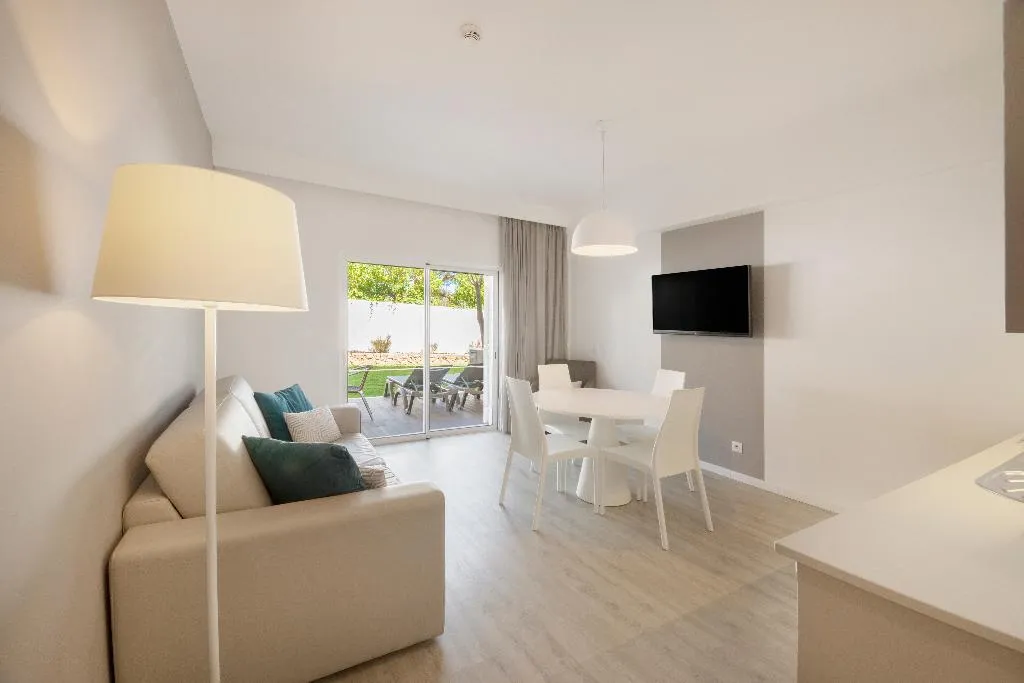 APARTMENT PREMIUM GARDEN VIEW Room, AlvorMar Apartamentos Turisticos, Algarve