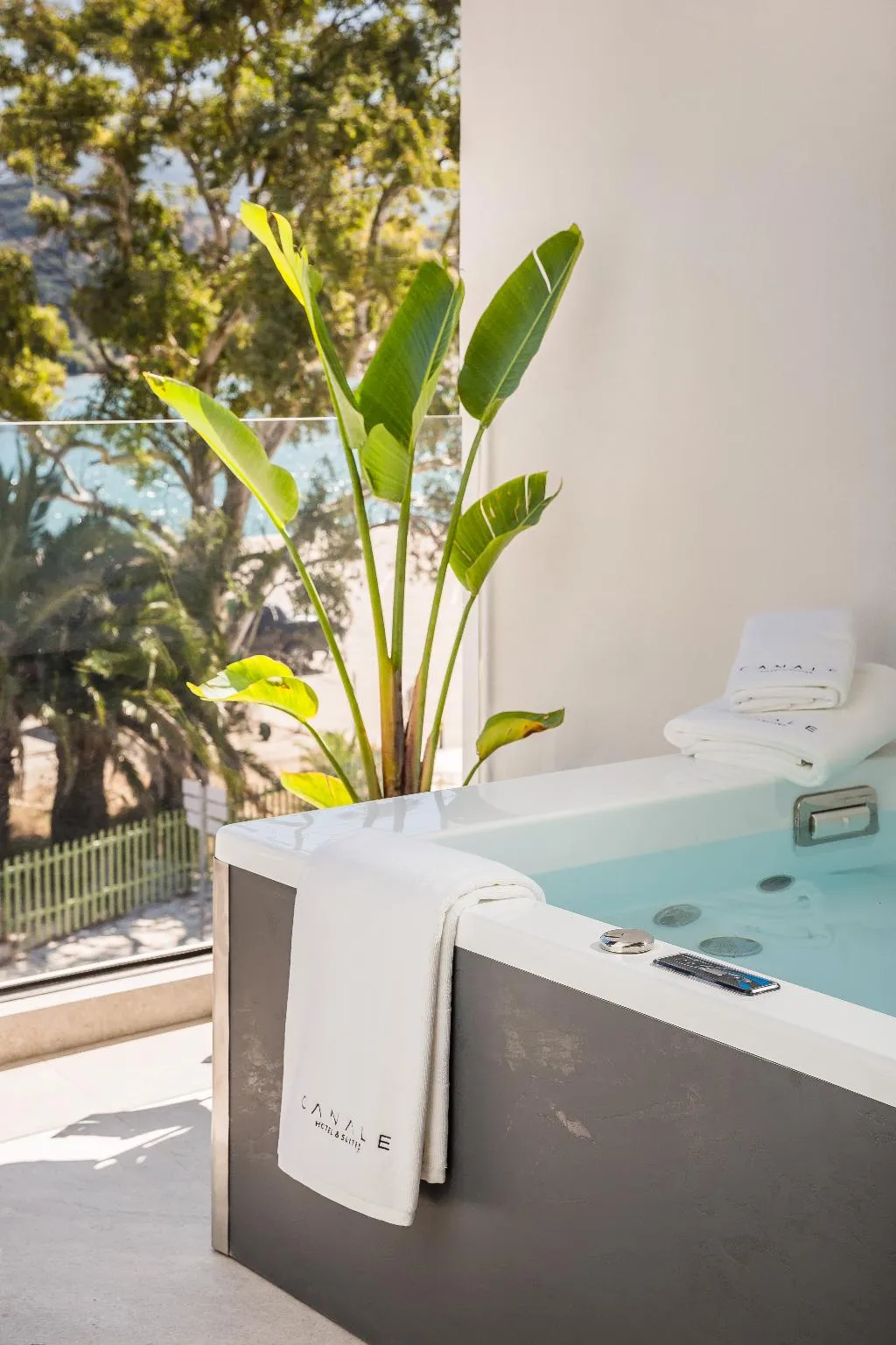 Room, Canale Hotel & Suites, Kefallinia