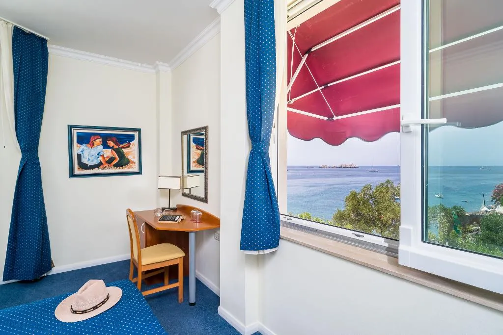 SUITE WITH BALCONY Room, Boutique & Beach Hotel Villa Wolff, Dubrovnik
