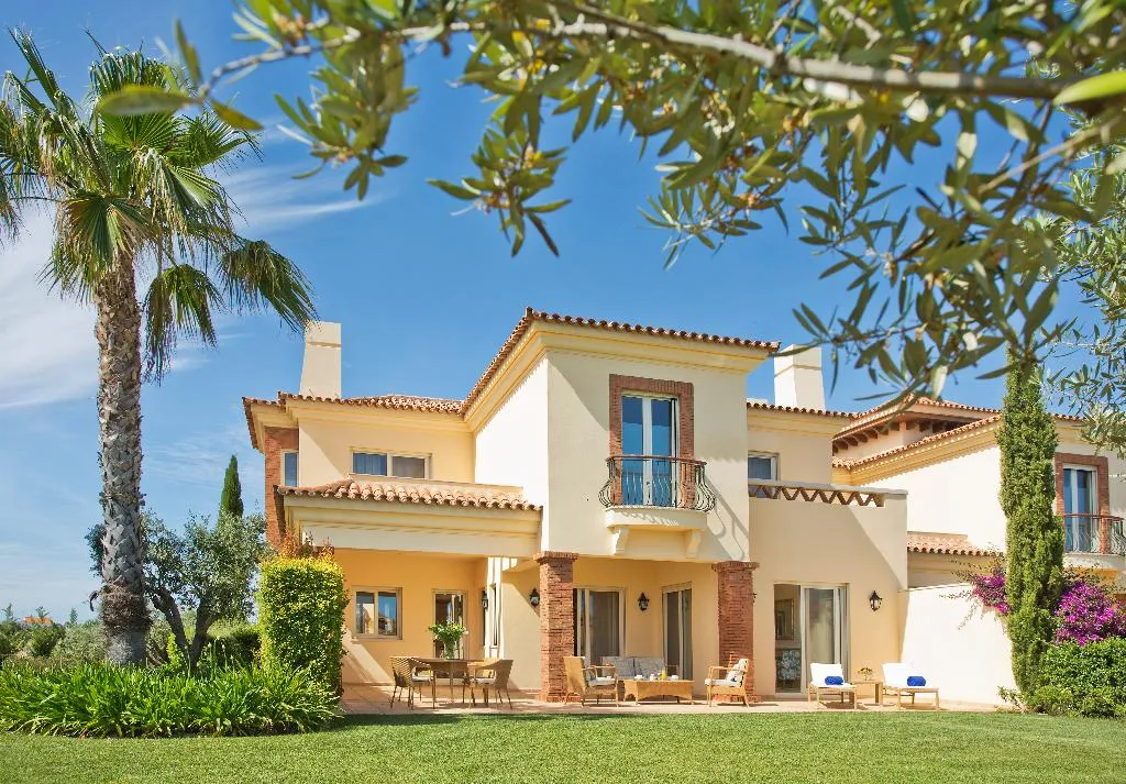 VILLA THREE BEDROOMS Room, Monte Rei Golf & Country Club, Algarve