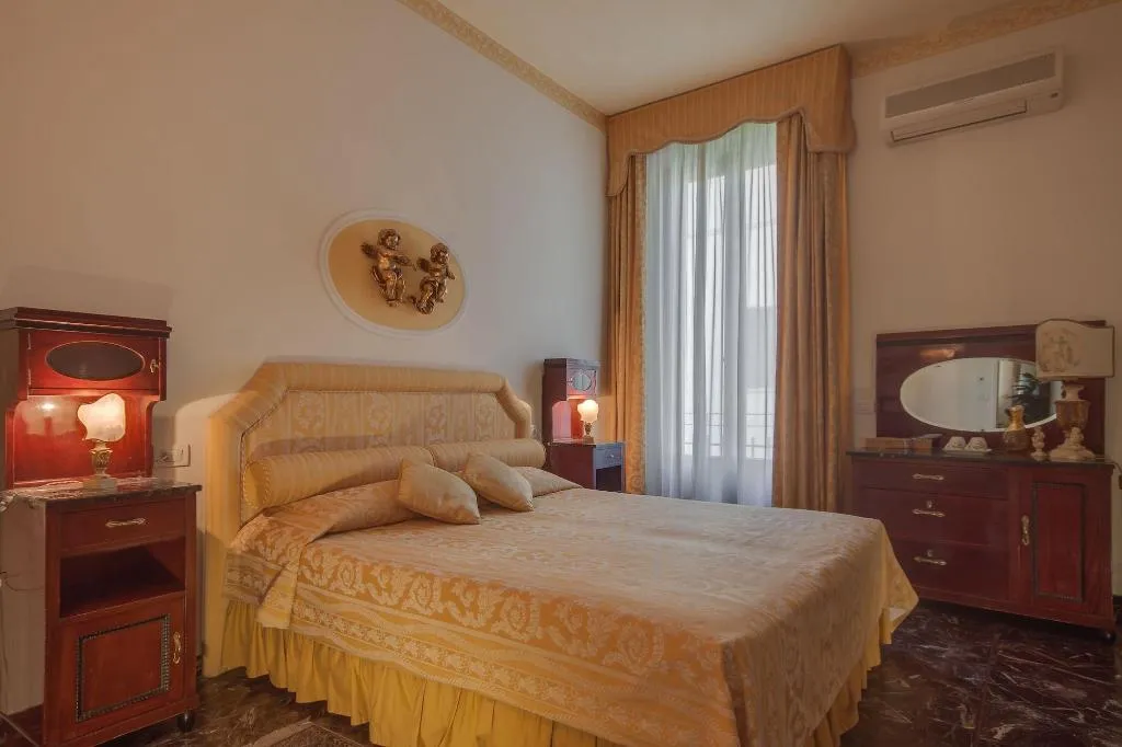 Room, Florence Dream Domus, Florence